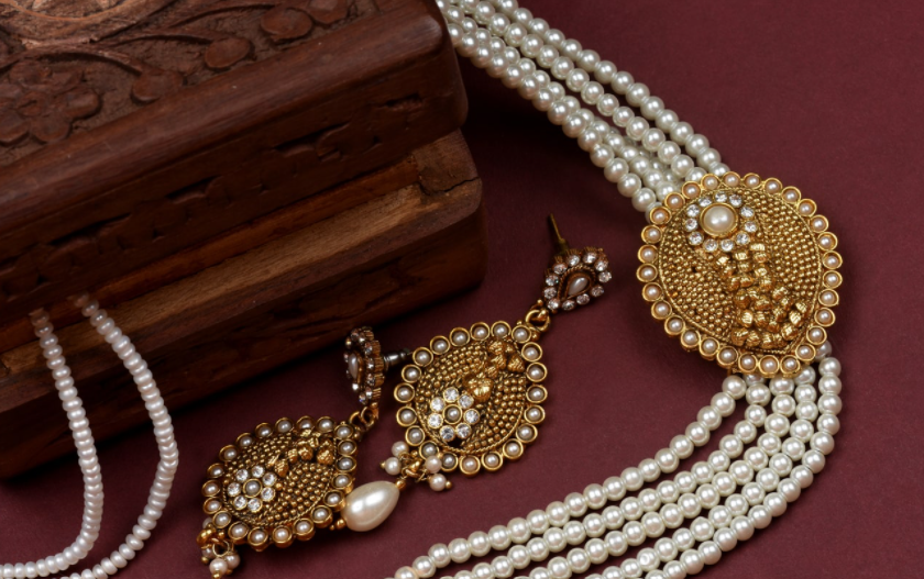 How Bootstrapped D2C Jewellery Brand Priyaasi Doubled Its Revenue To INR 35 Cr In A Year