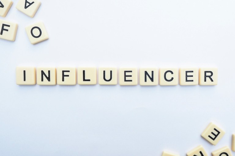 BECOMING AN INFLUENCER IN ONLINE BUSINESS