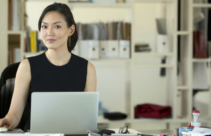 Tips for women entrepreneurs to manage the business and study smart